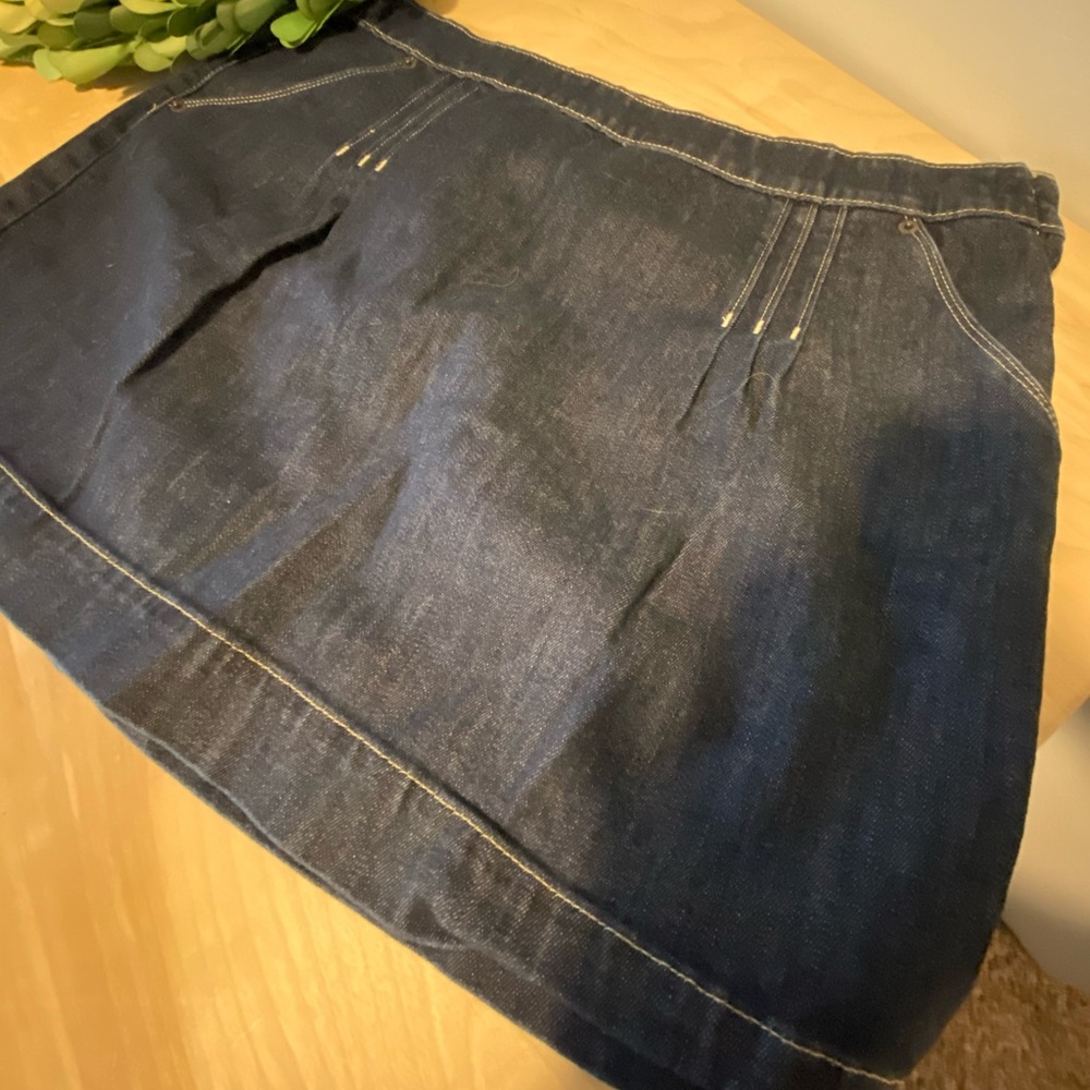 ELLE | Top Pleat Side Zipper Jean Skirt